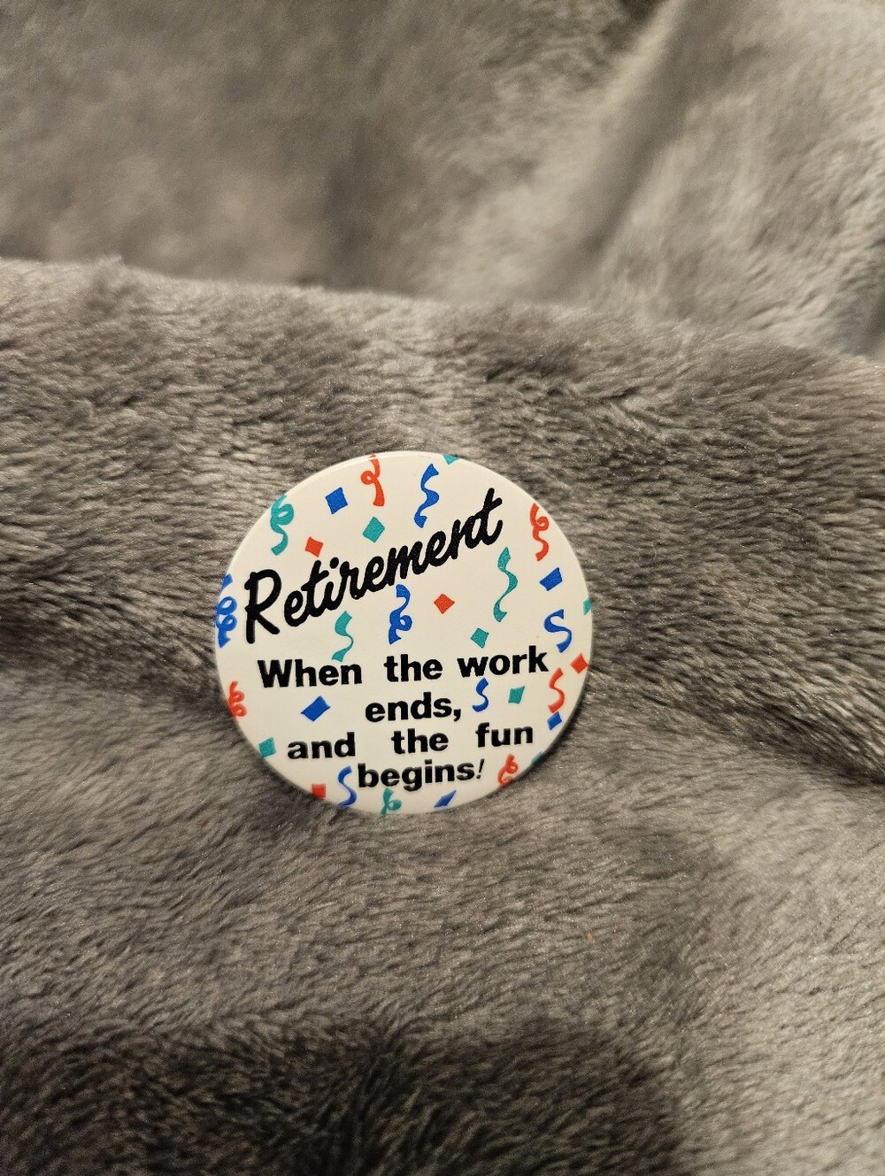 Vintage retirement pin from 1992.
